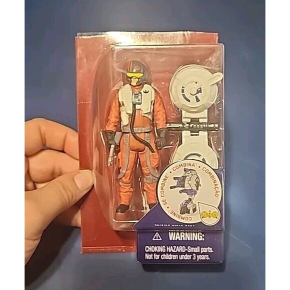 Star Wars TFA Poe Dameron Space Mission 3.75 Inch Action Figure - Picture 1 of 2